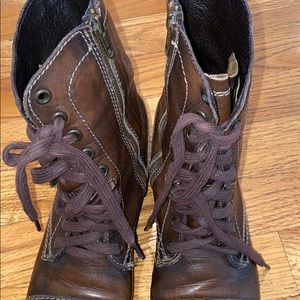 Brown troopa Steve Madden boots
